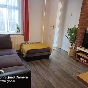salisbury-house-huku-kwetu-spacious-4-bedrooms-house.cambridgehotelsuk.com/