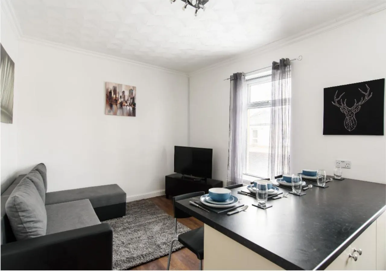 2 Bed Apartment Near City Centre - By Sweet Stays Cardiff