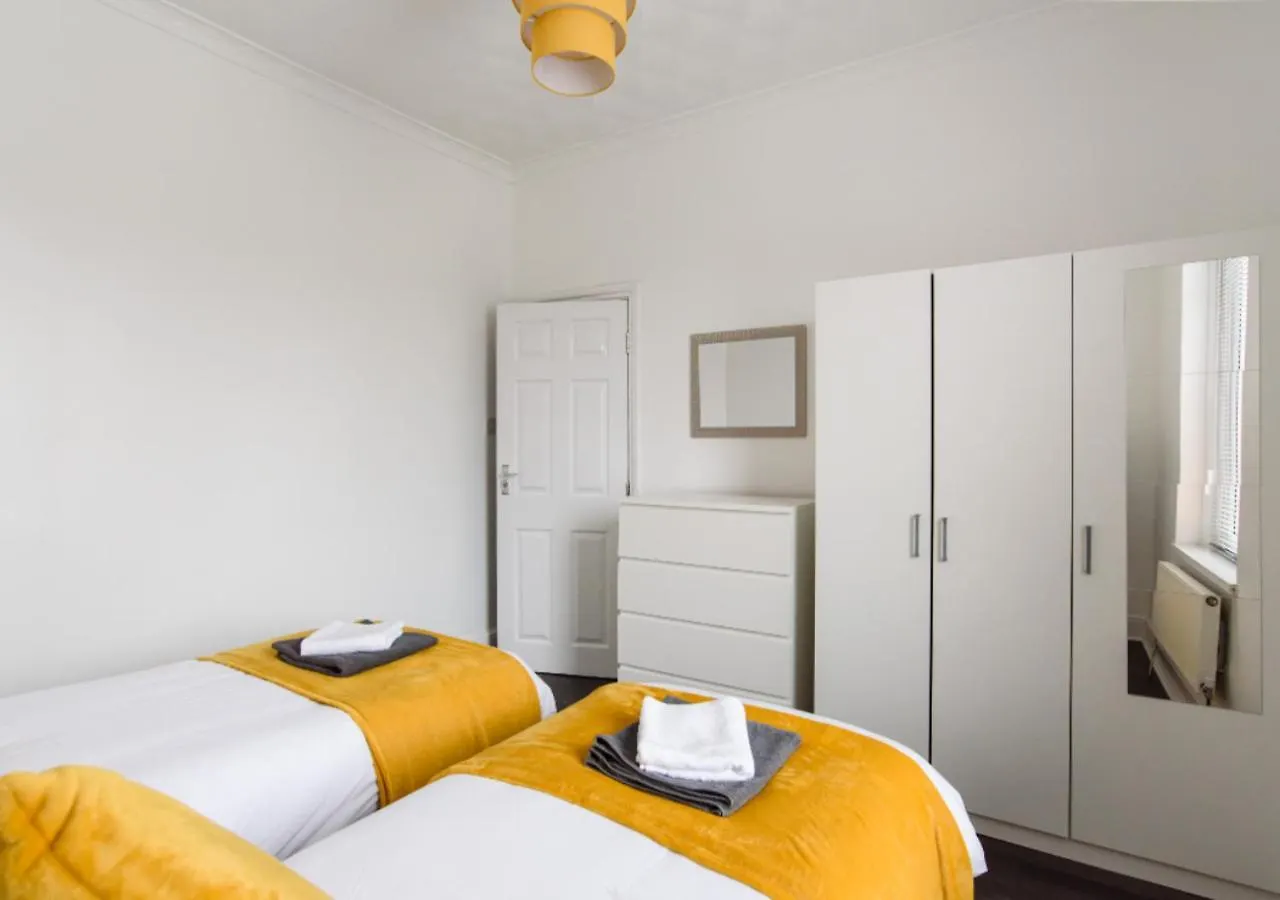 2 Bed Apartment Near City Centre - By Sweet Stays Cardiff